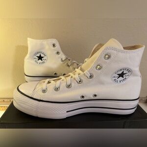 Converse Chuck Taylor All Star Lift Hi Women’s Size 10.5 BNWB